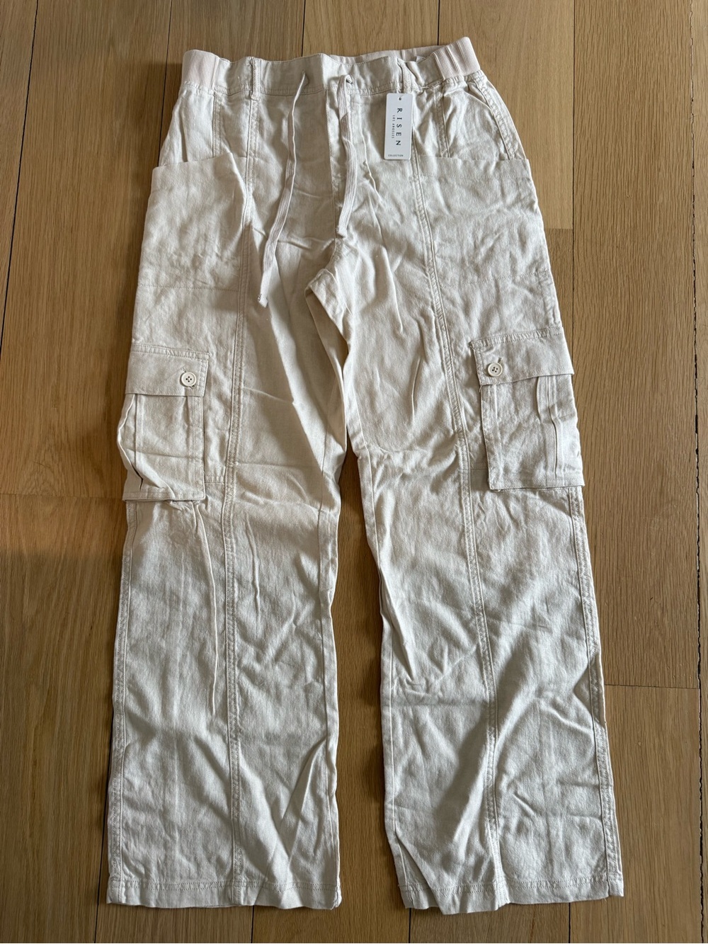 NWT Risen Women's Cropped Cargo Pants in Cream